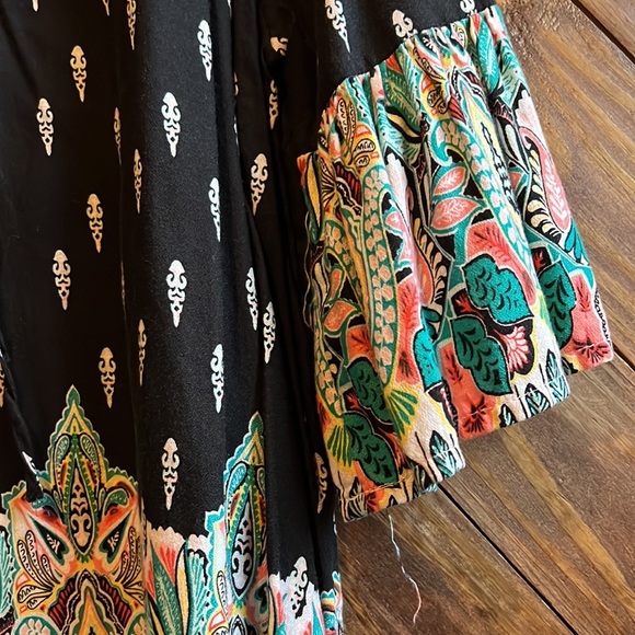 New directions top. Size: Small. Color: black - Picture 6 of 6